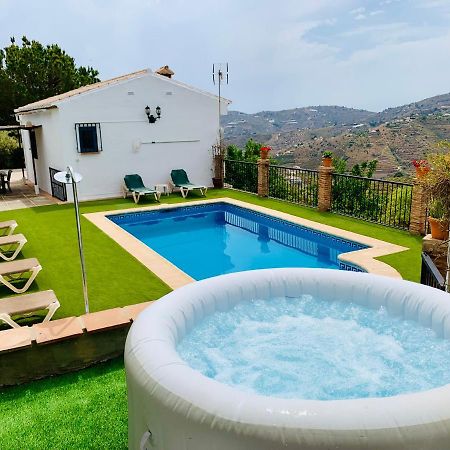 Villa En Frigiliana Con Piscina Y Jacuzzi Екстериор снимка